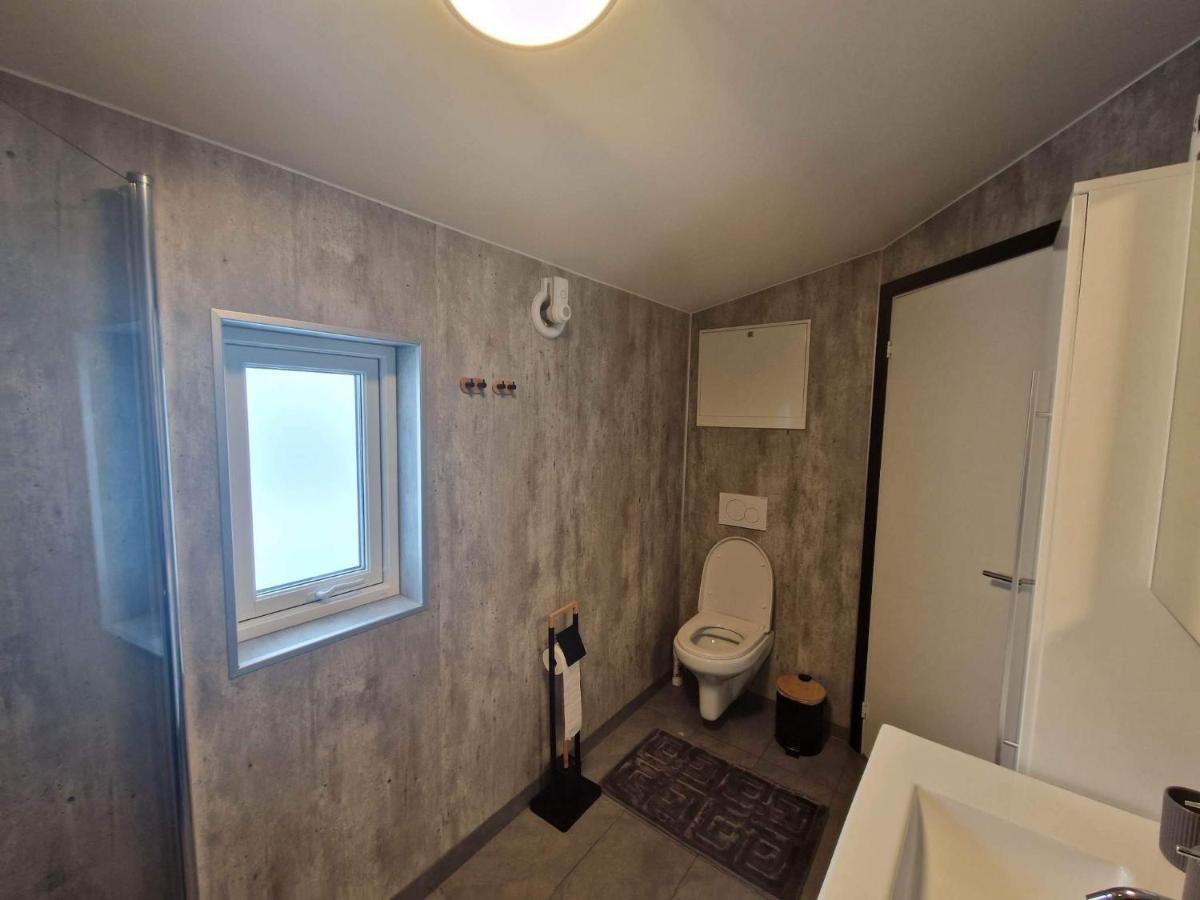 Northern Living 2 Room With Shared Bathroom Tromso Bagian luar foto