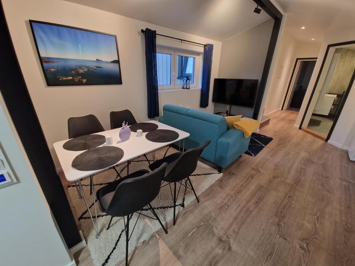 Northern Living 2 Room With Shared Bathroom Tromso Bagian luar foto